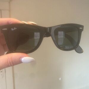 Ray Ban Wayfarer Sunglasses • made in Italy • tortoise shell